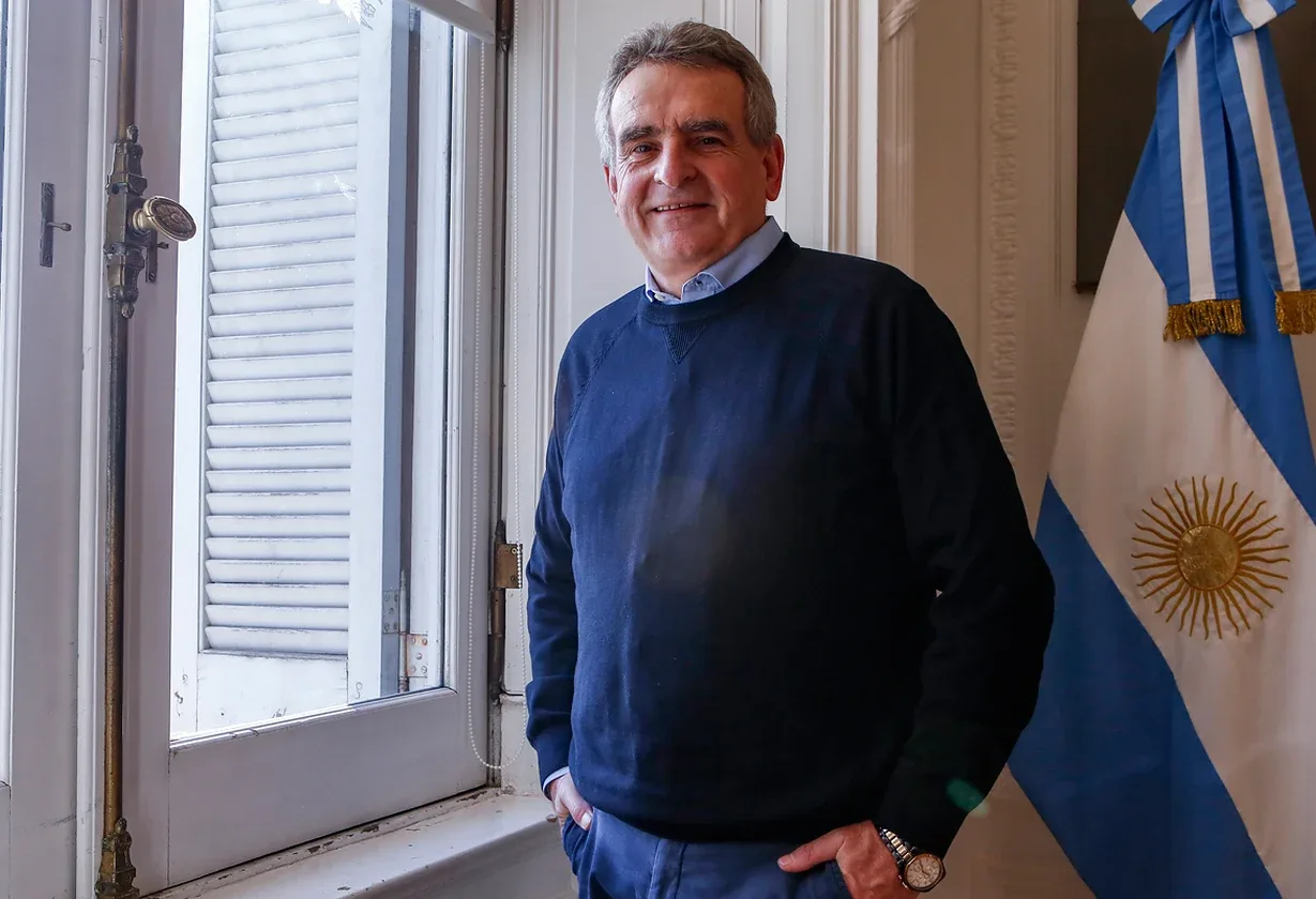 Rossi cuestiona que el plan de soberanía impulsado por Milei compromete la seguridad y la prensa