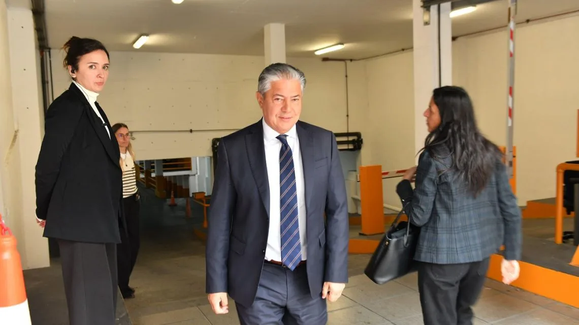 Gobierno de Neuquén despide a cinco empleados por ausentismo y reclama devolución de salarios