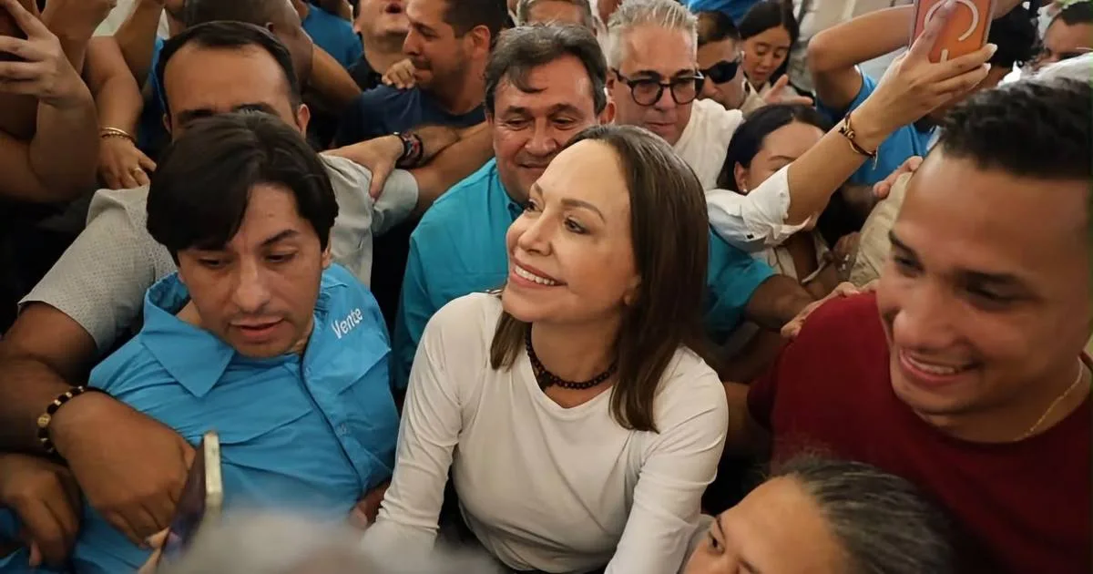 María Corina Machado regresó a Venezuela tras casi un año en el exterior