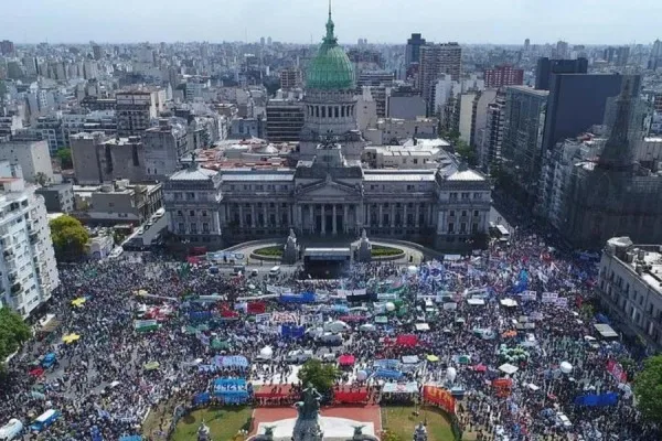 Movilizaciones y sesiones opositoras marcan una semana intensa para el Gobierno nacional