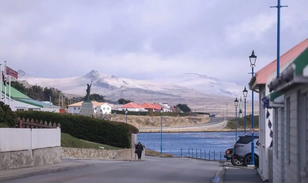 Reino Unido asume control sobre las licencias petroleras en Malvinas y aumenta la tensión regional